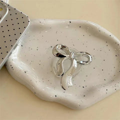 Silverbow™ Crystal Grip Stand