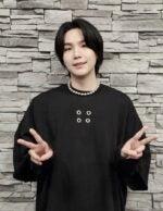 Suga Four-Hole Tee