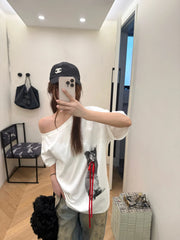 White Off-Shoulder Cat Print T-Shirt | Wonyoung – IVE